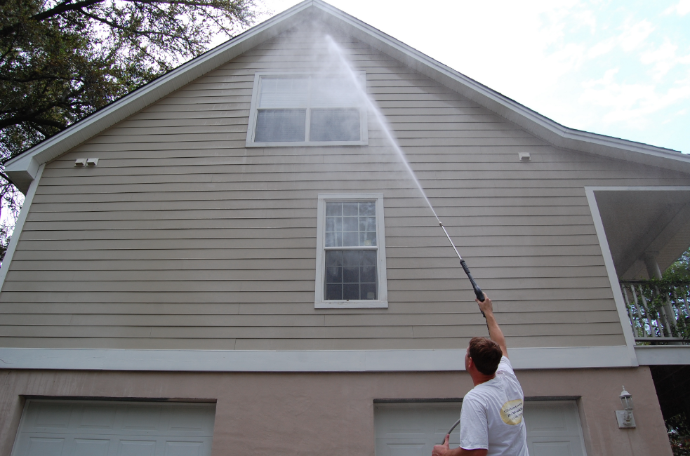 More In-Depth Inspection of the House Washing Lindfield