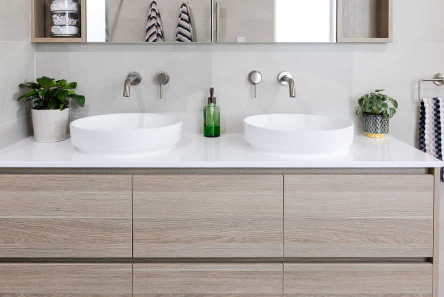 The Medicinal Properties of Stone Baths In Byron Bay