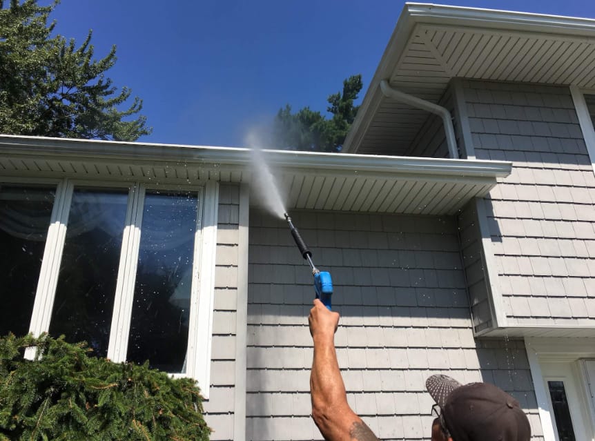 House Washing in Roseville Chase