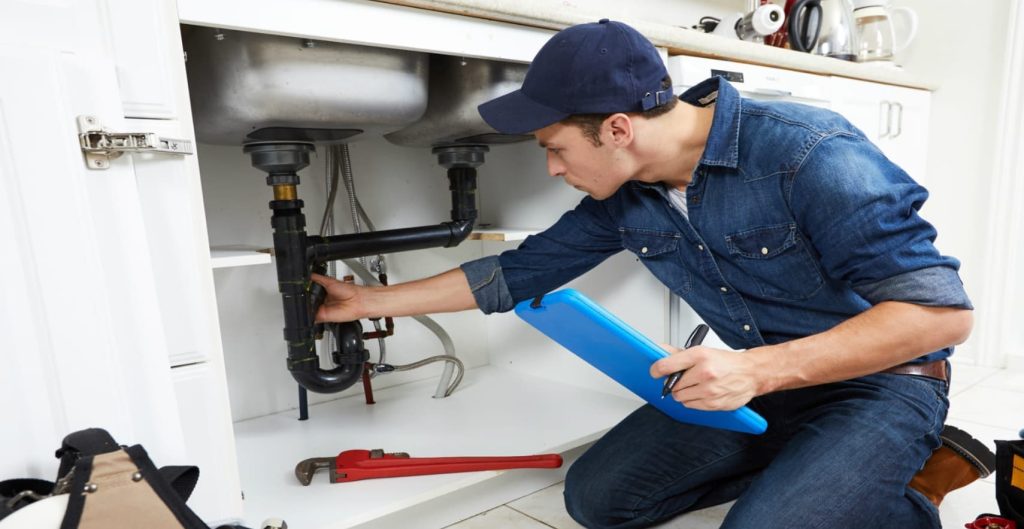 Plumbing Companies in Elora: 7 Signs You Need Drain Cleaning