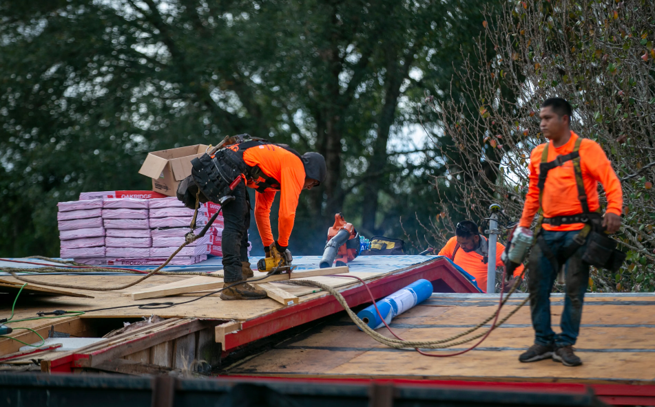 5 Signs That Indicate It’s Time for a Roof Replacement