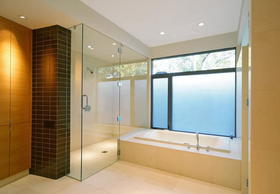 How to Choose the Right Glass Shower Wall for Your Home