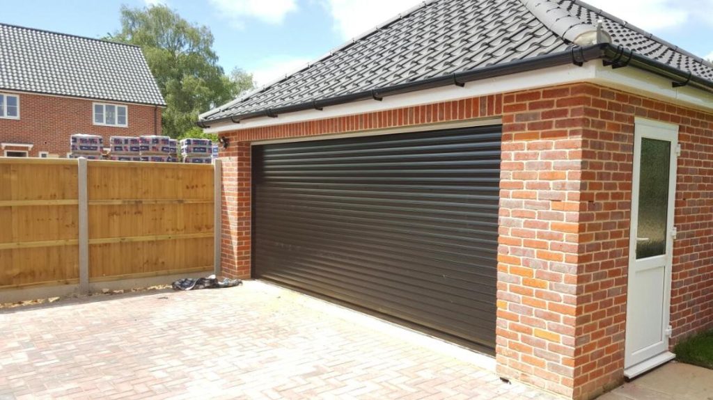 Signs to Notice That You Need Roller Door Replacement